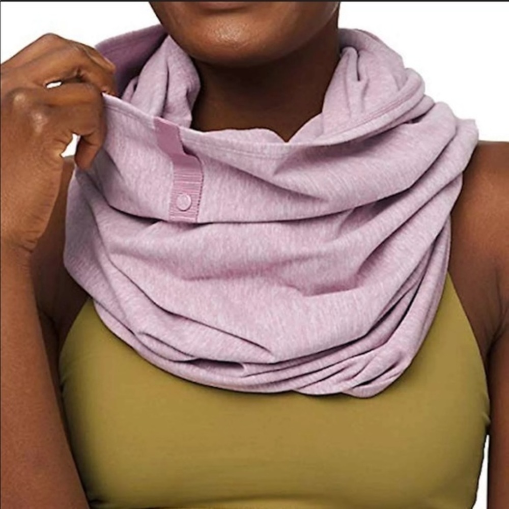 OFFERS? NEW LULULEMON VINYASA SCARF